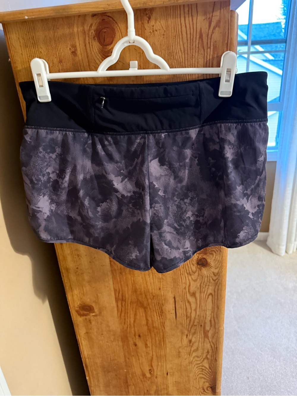 Sweaty Betty running Shorts Built In Liner Zip Waist Pocket Black Gray Large